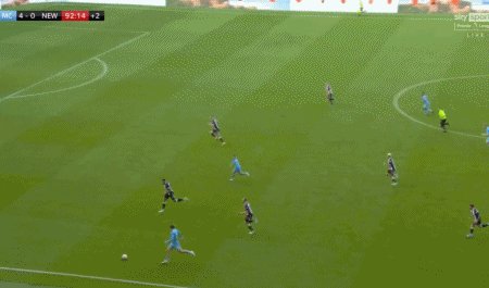 1652055195052075640.gif 5比0.gif